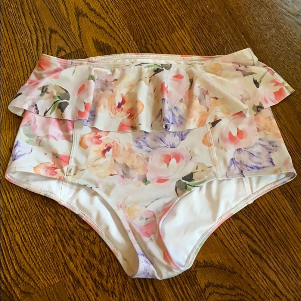 Kortni Jeane bottoms